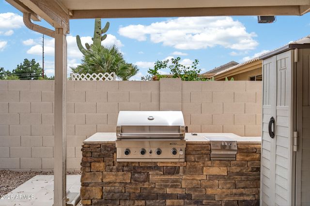 24939 S LAKEWOOD Drive, Sun Lakes, AZ 85248