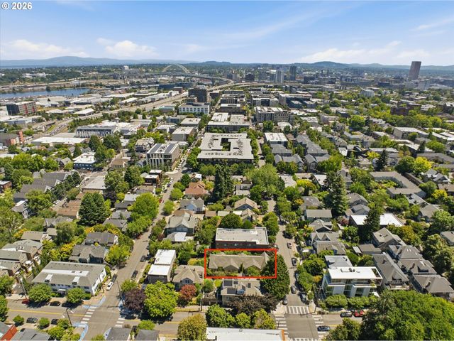 2475 Nw RALEIGH St, Portland, OR 97210