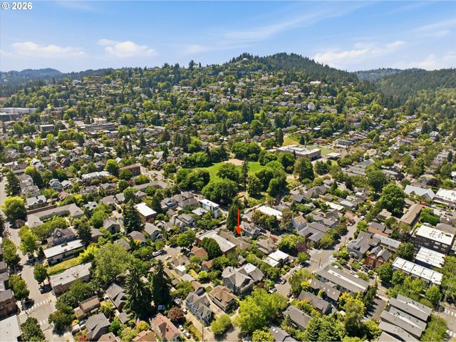 2475 Nw RALEIGH St, Portland, OR 97210