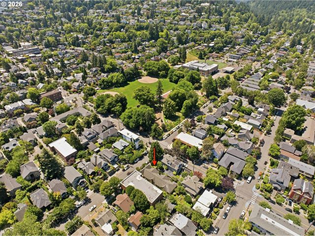2475 Nw RALEIGH St, Portland, OR 97210
