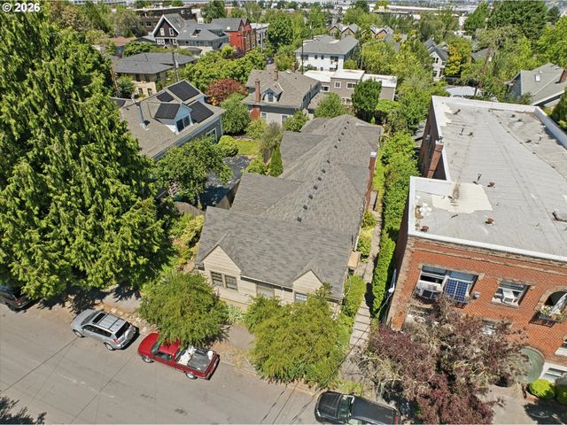 2475 Nw RALEIGH St, Portland, OR 97210