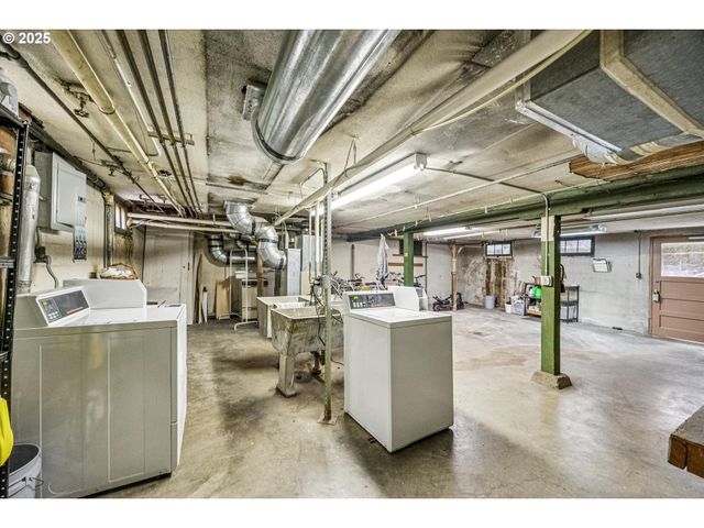 2475 Nw RALEIGH St, Portland, OR 97210