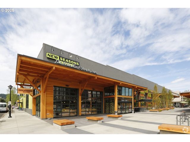 2475 Nw RALEIGH St, Portland, OR 97210