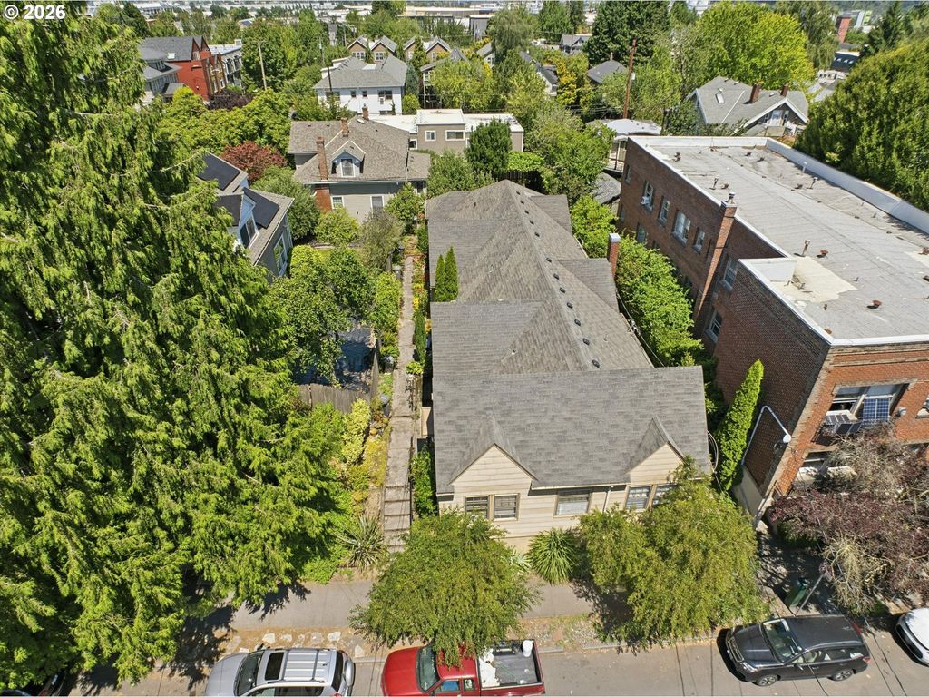 2475 Nw RALEIGH St, Portland, OR 97210