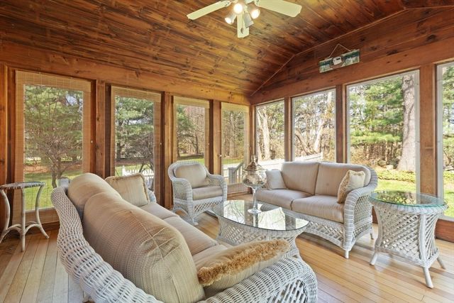6 Barn Lane, Westford, MA 01886