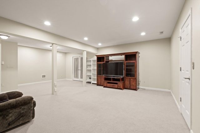 6 Barn Lane, Westford, MA 01886