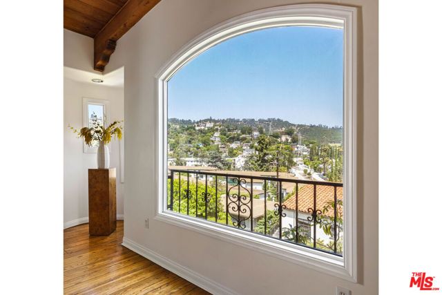3700 Arbolada Road, Los Angeles, CA 90027
