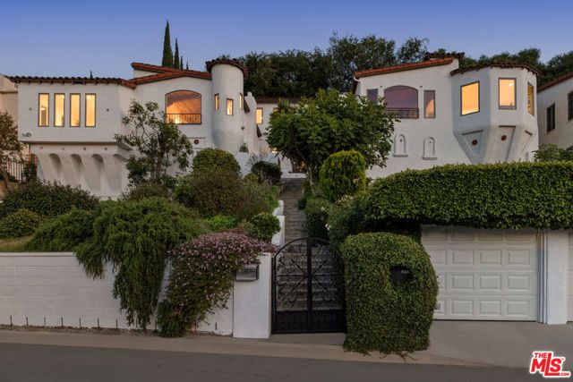 3700 Arbolada Road, Los Angeles, CA 90027