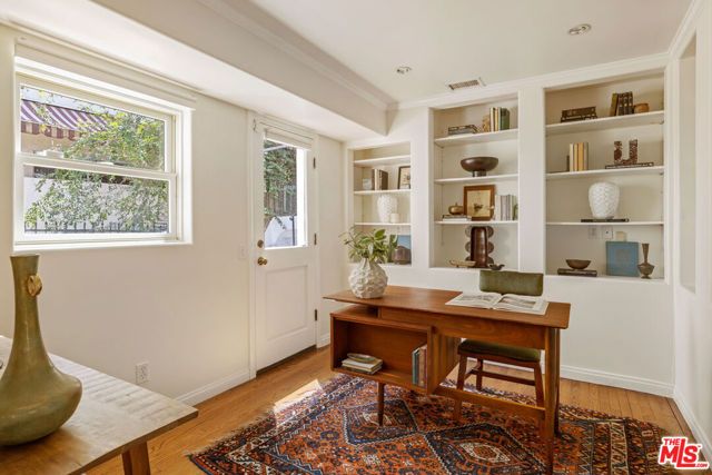 3700 Arbolada Road, Los Angeles, CA 90027