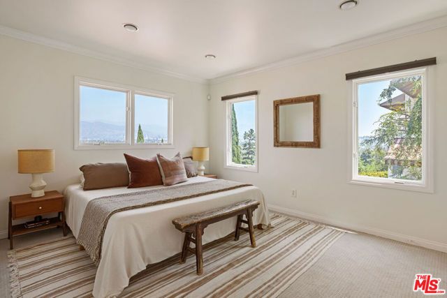 3700 Arbolada Road, Los Angeles, CA 90027