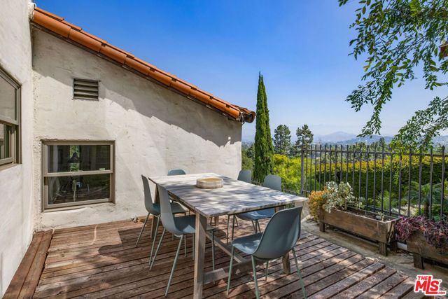 3700 Arbolada Road, Los Angeles, CA 90027