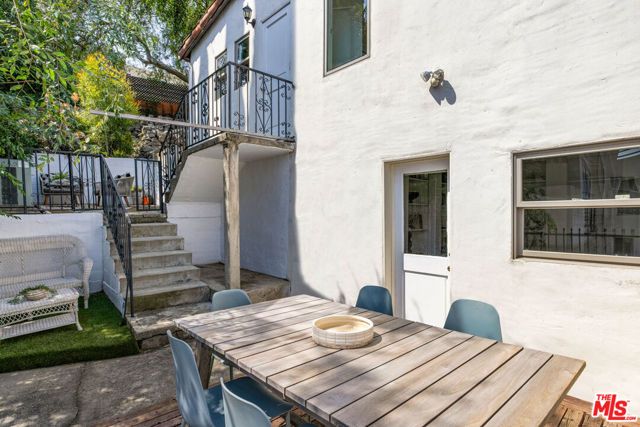 3700 Arbolada Road, Los Angeles, CA 90027