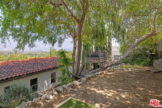 3700 Arbolada Road, Los Angeles, CA 90027