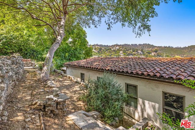 3700 Arbolada Road, Los Angeles, CA 90027