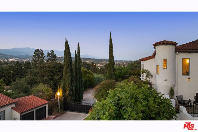 3700 Arbolada Road, Los Angeles, CA 90027
