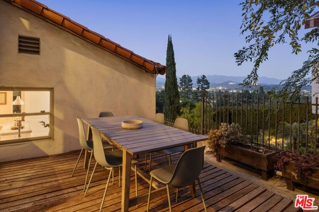 3700 Arbolada Road, Los Angeles, CA 90027
