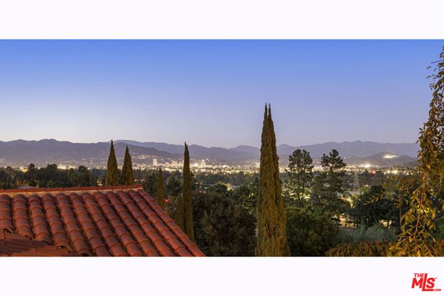 3700 Arbolada Road, Los Angeles, CA 90027