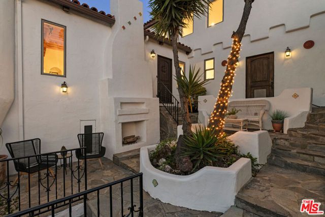 3700 Arbolada Road, Los Angeles, CA 90027