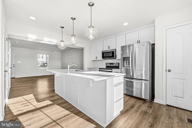 24 ORCHARD GREEN DR, Charles Town, WV 25414