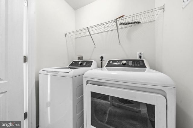 24 ORCHARD GREEN DR, Charles Town, WV 25414