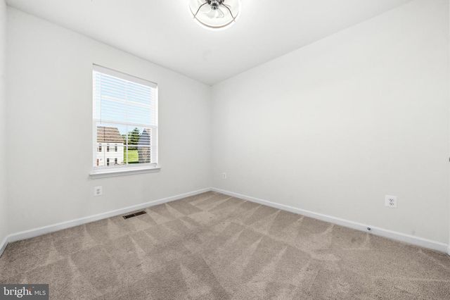 24 ORCHARD GREEN DR, Charles Town, WV 25414