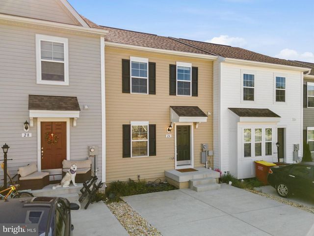 24 ORCHARD GREEN DR, Charles Town, WV 25414