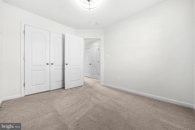 24 ORCHARD GREEN DR, Charles Town, WV 25414