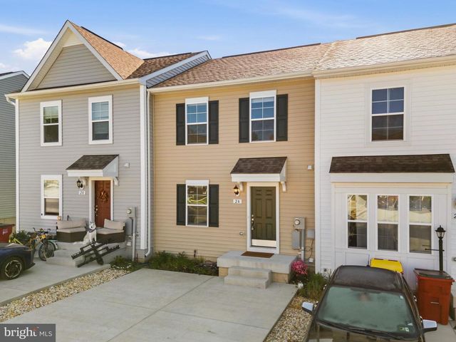 24 ORCHARD GREEN DR, Charles Town, WV 25414