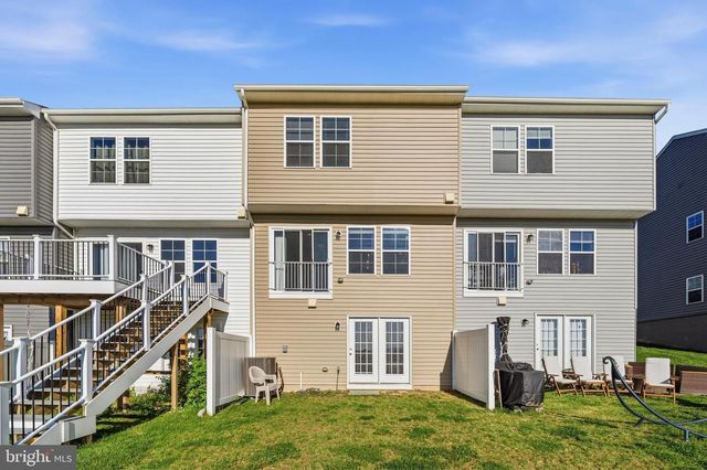 24 ORCHARD GREEN DR, Charles Town, WV 25414