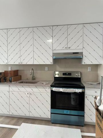 70-33 Queens Boulevard 7E, Woodside, NY 11377