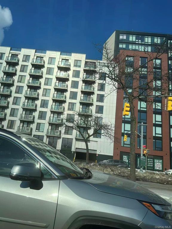 70-33 Queens Boulevard 7E, Woodside, NY 11377