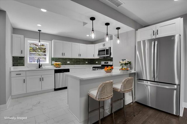 735 E 105th Street, Chicago, IL 60628