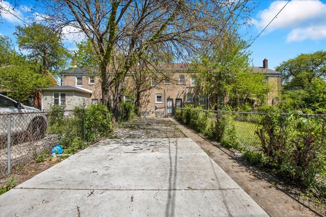 735 E 105th Street, Chicago, IL 60628