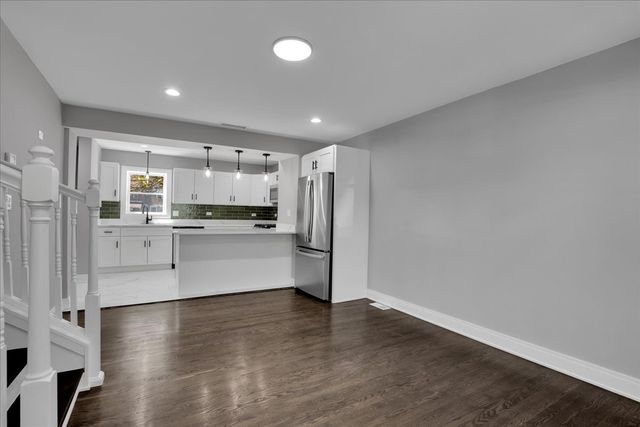 735 E 105th Street, Chicago, IL 60628