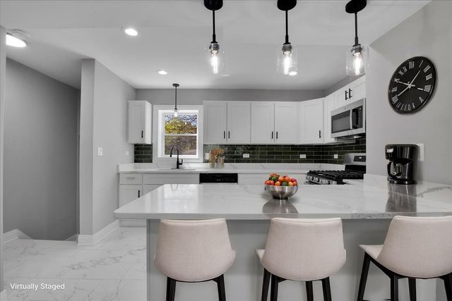 735 E 105th Street, Chicago, IL 60628