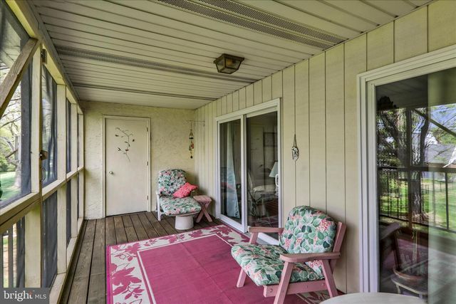 102 VALLEY GREENE CIR, Reading, PA 19610