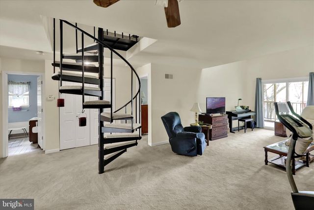 102 VALLEY GREENE CIR, Reading, PA 19610