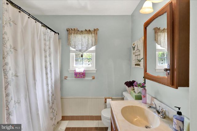 102 VALLEY GREENE CIR, Reading, PA 19610