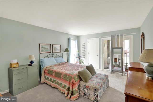 102 VALLEY GREENE CIR, Reading, PA 19610