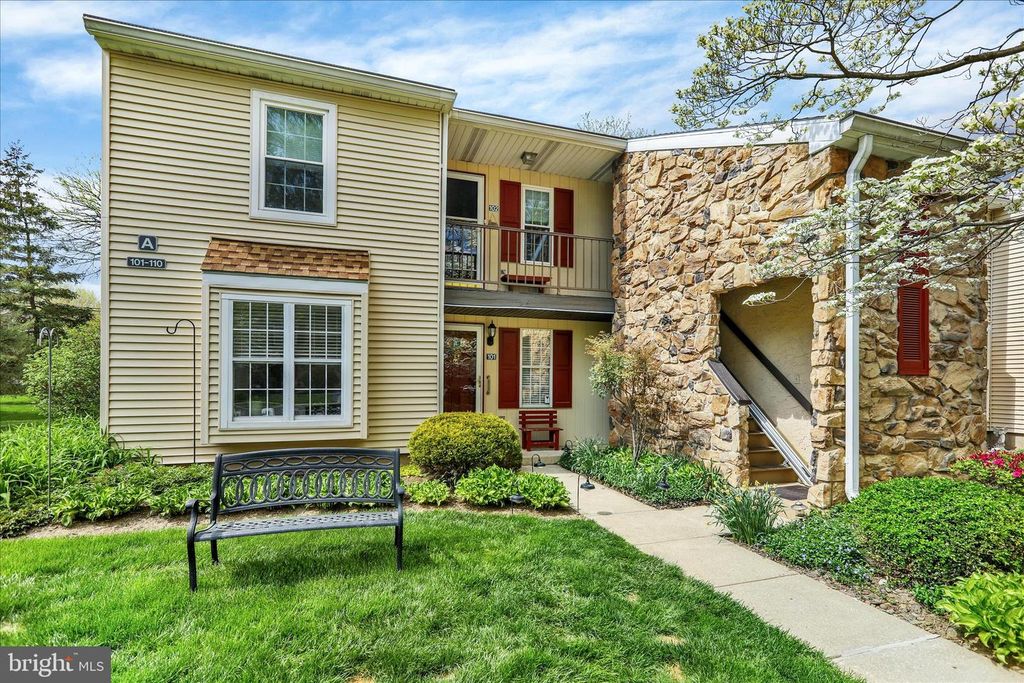 102 VALLEY GREENE CIR, Reading, PA 19610