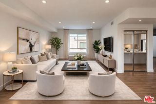 11255 Hatteras Street 1/2, North Hollywood, CA 91601