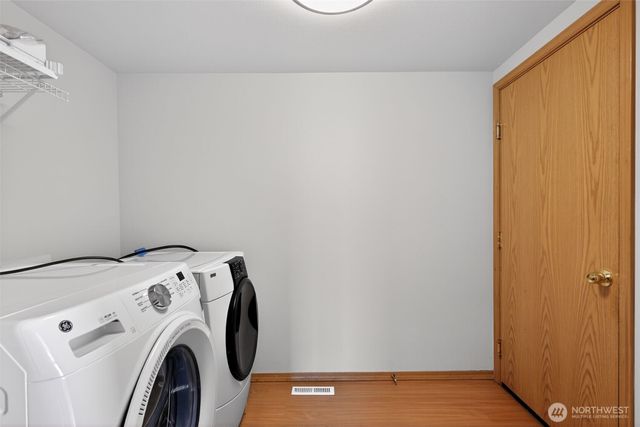 2103 NE 6th Cir, Renton, WA 98056