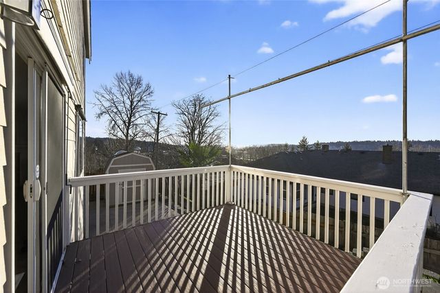 2103 NE 6th Cir, Renton, WA 98056