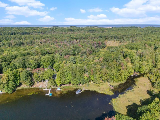 6655 W Nurnberg Road, Free Soil, MI 49411