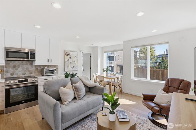 8332 26th Avenue NW, Seattle, WA 98117