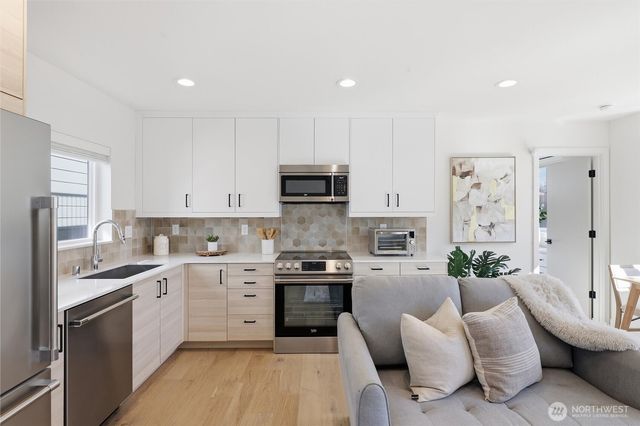 8332 26th Avenue NW, Seattle, WA 98117