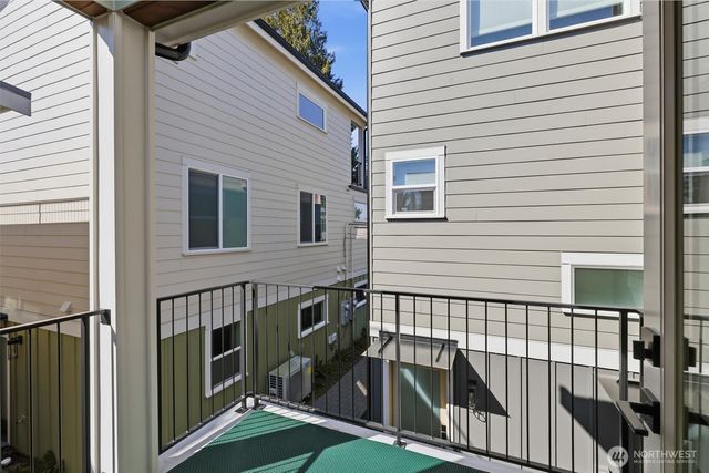 8332 26th Avenue NW, Seattle, WA 98117