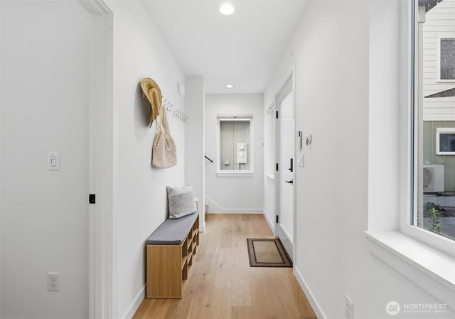 8332 26th Avenue NW, Seattle, WA 98117