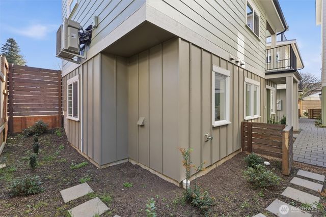 8332 26th Avenue NW, Seattle, WA 98117