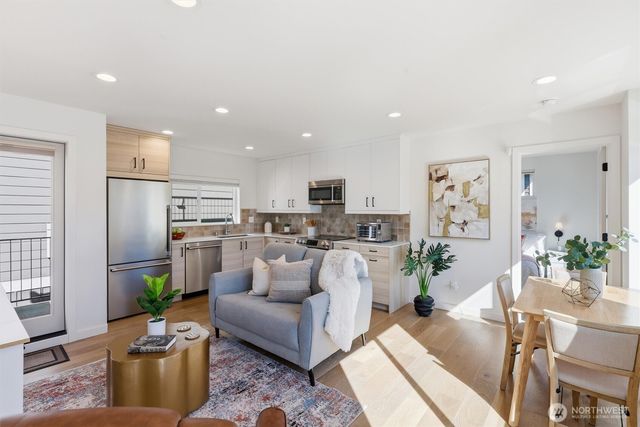 8332 26th Avenue NW, Seattle, WA 98117